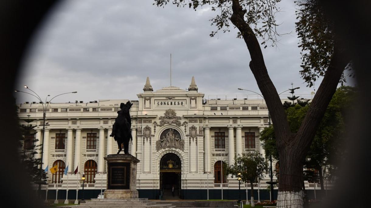 Estimaciones del Congreso peruano tras las elecciones