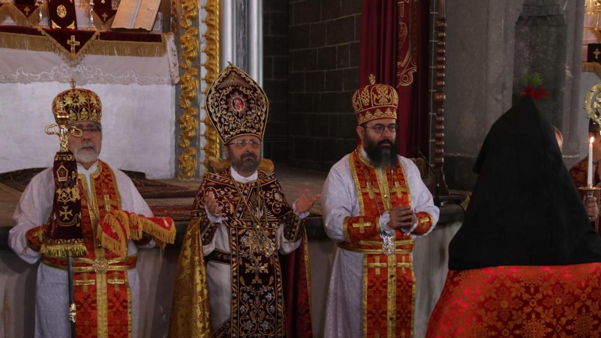 Диярбакырдагы «Сурп Гирагос» армян чиркөөсүндө 7 жылдан кийин биринчи сыйынуу
