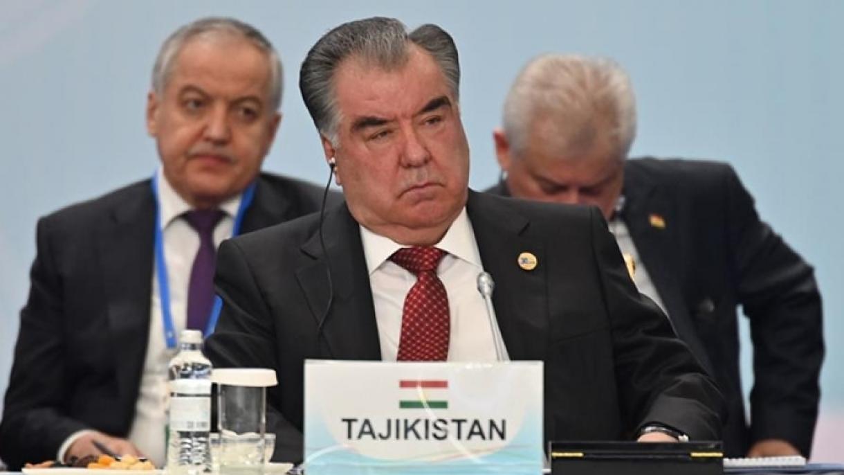 Il Tagikistan protesta contro la disparità delle relazioni da parte di Putin