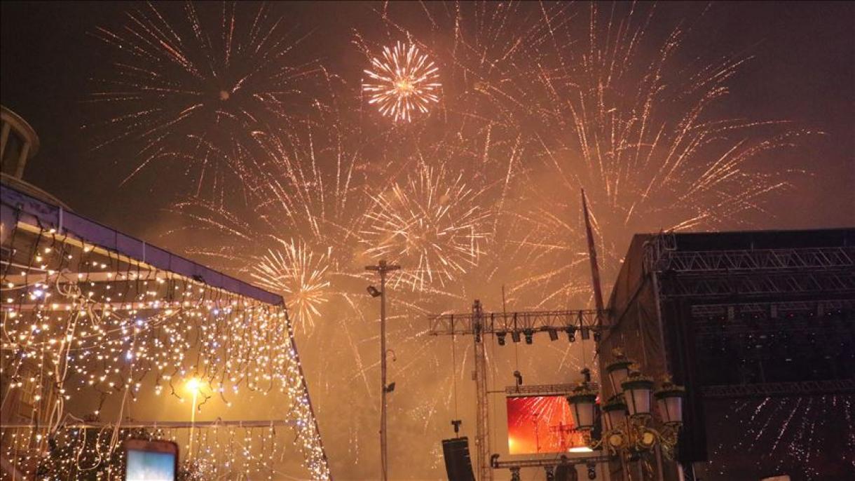 Новата 2020 година во балканските земји дочекана со огномет и концерти на отворено