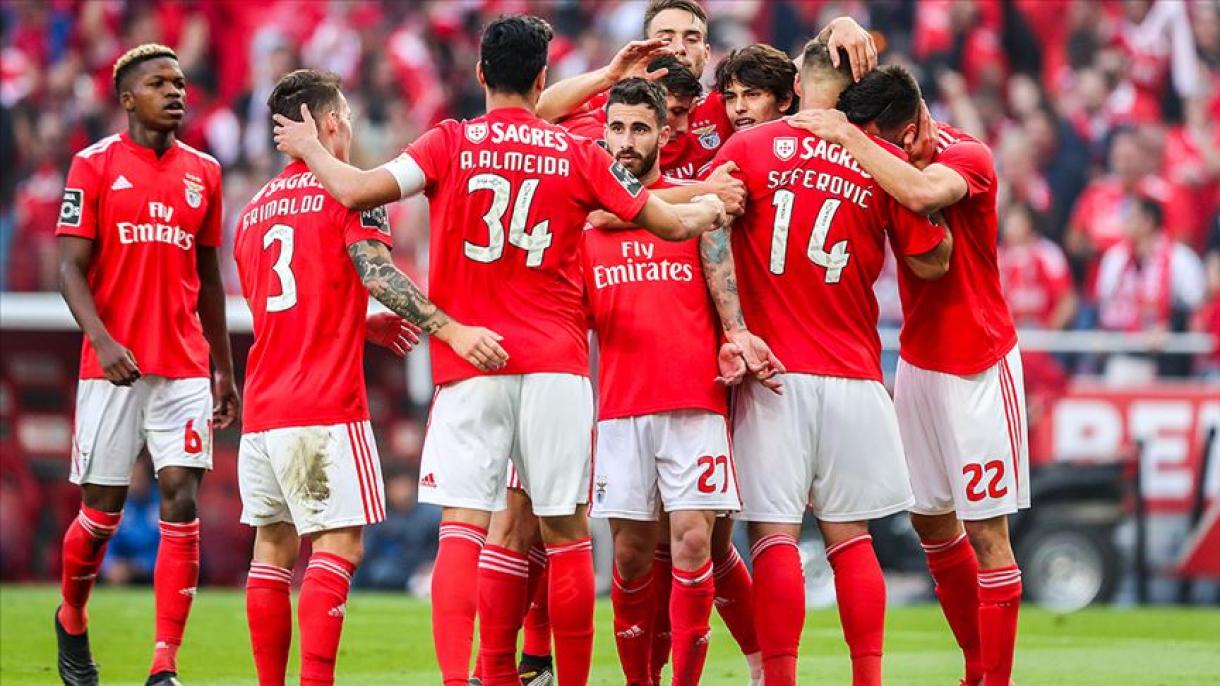 O Benfica torna-se campeão de Portugal com vitória sobre o Santa Clara
