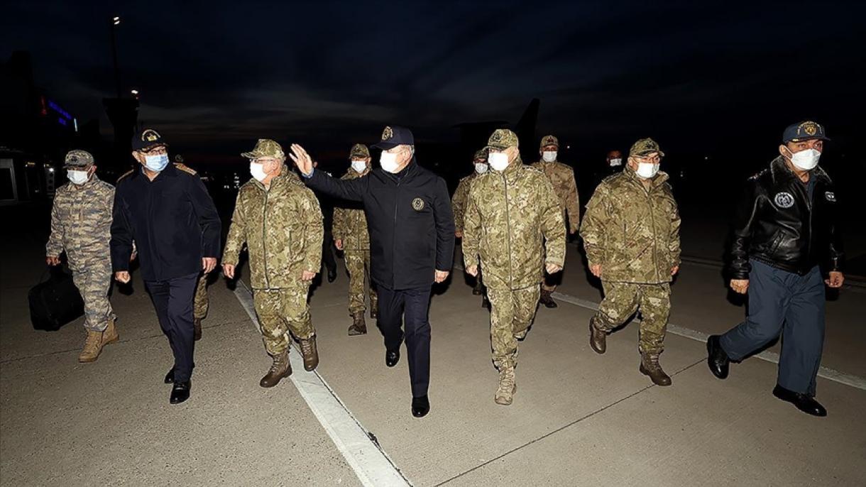Министерот Акар заедно со командниот врв во обиколка на пограничните единици на сириската граница