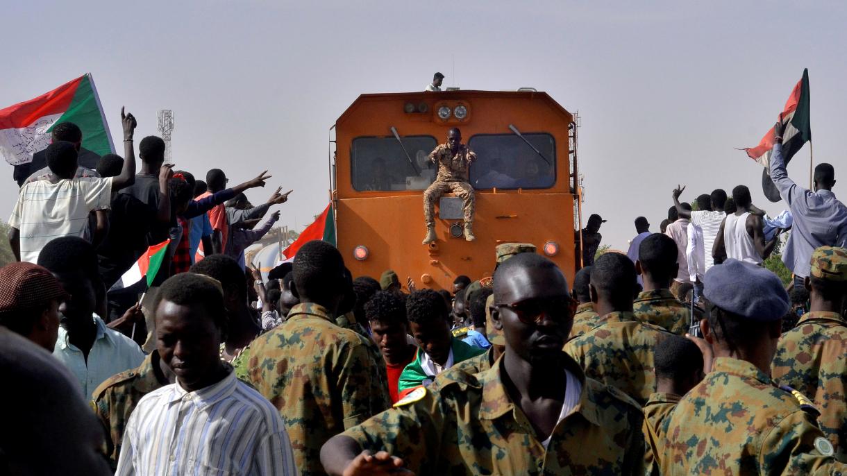 Engedményeket tehet Szudánban az átmeneti katonai tanács az ellenzéknek