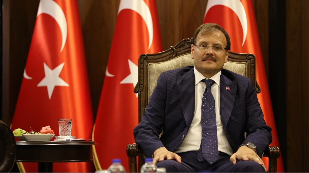 Cavusoglu: "une Turquie qui se laisse imposer sa conduite, ne peut survivre dans cette région"