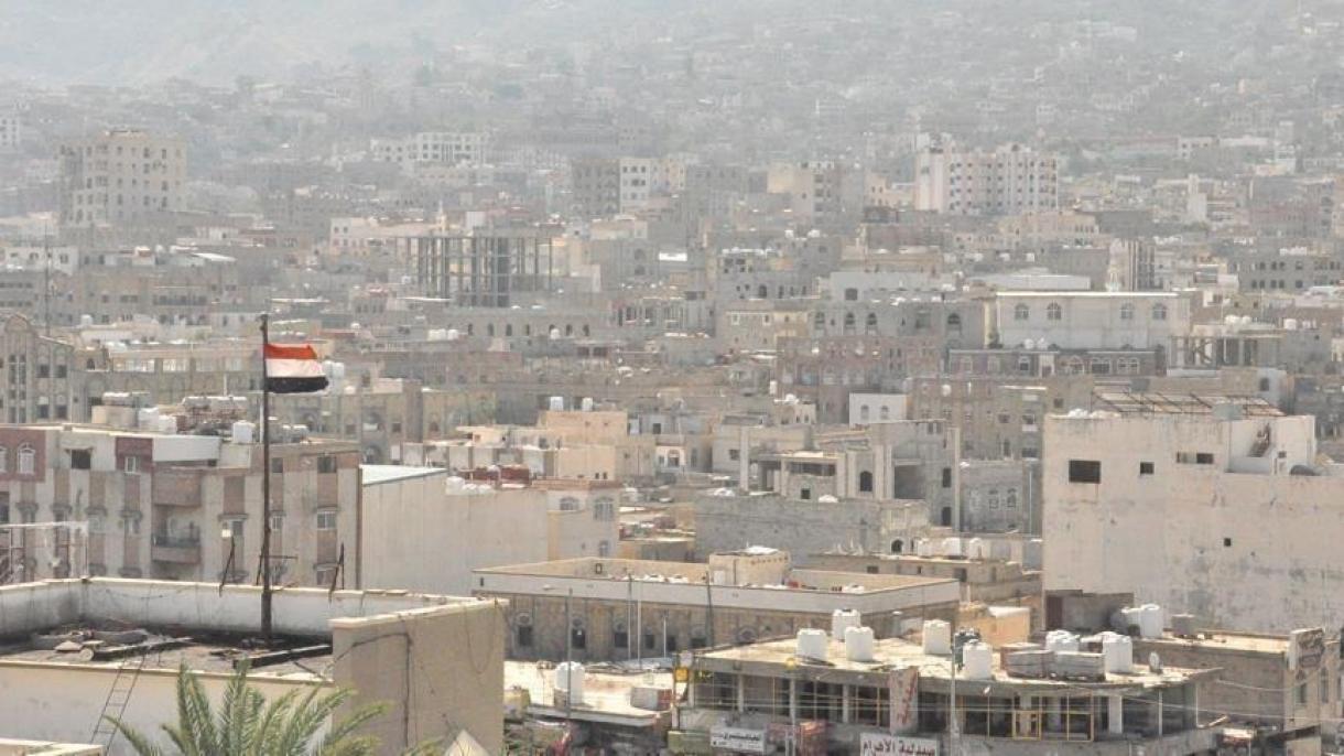 Арабската коалиция предупреди цивилните да напуснат правителствените сгради в Сана...