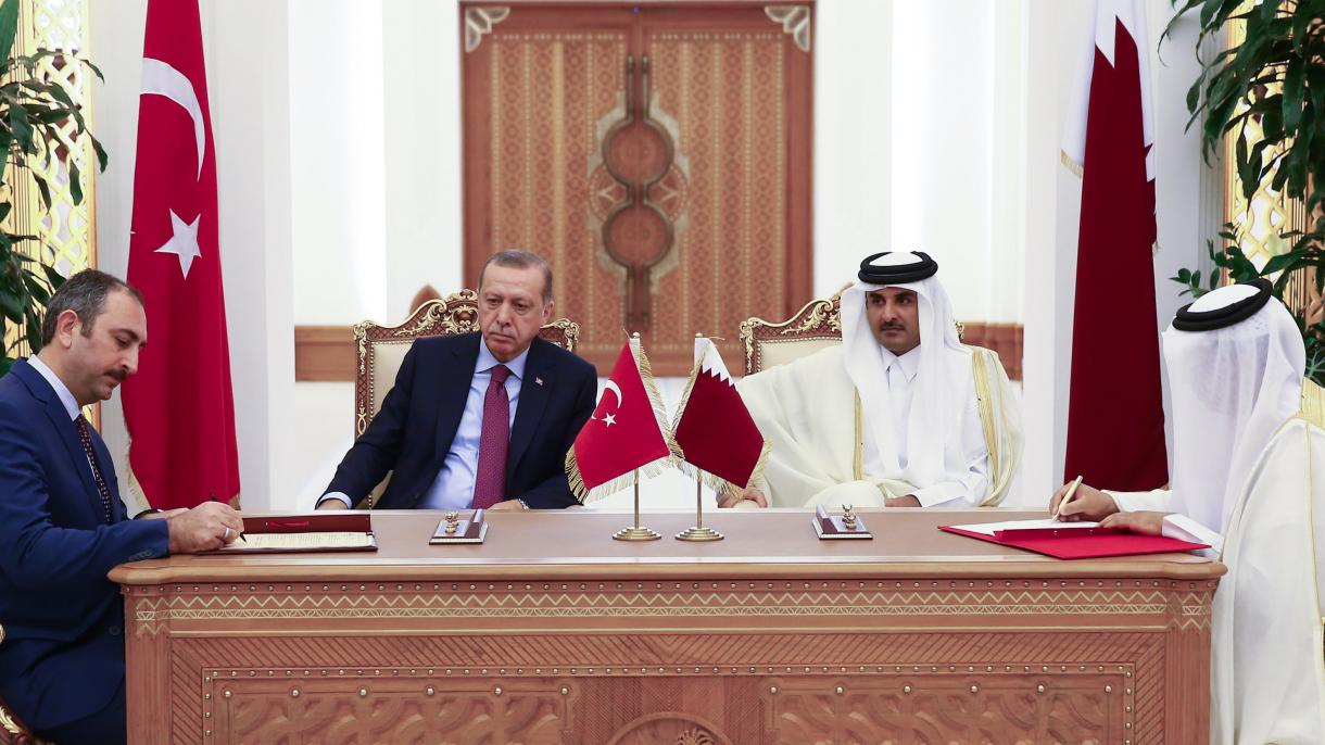 اردوغان طی مراسم رسمی  در قطر مورد استقبال قرار گرفت