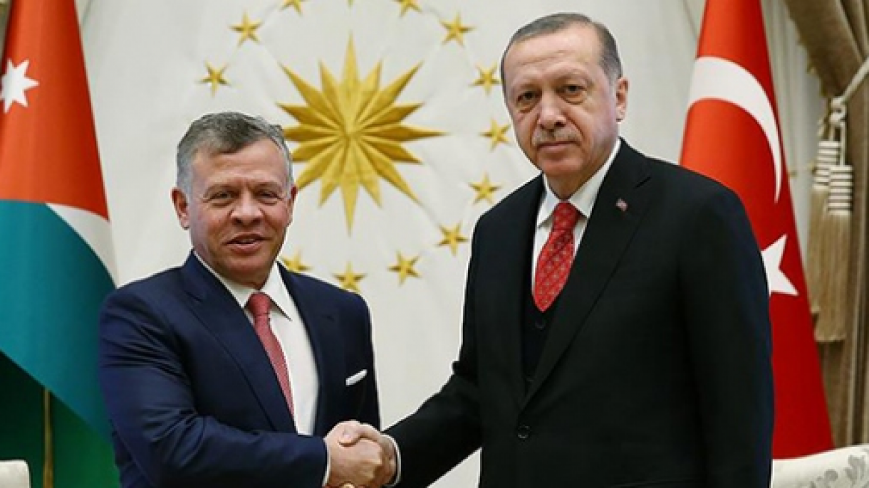 Ердоган разговаря с крал Абдуллах...