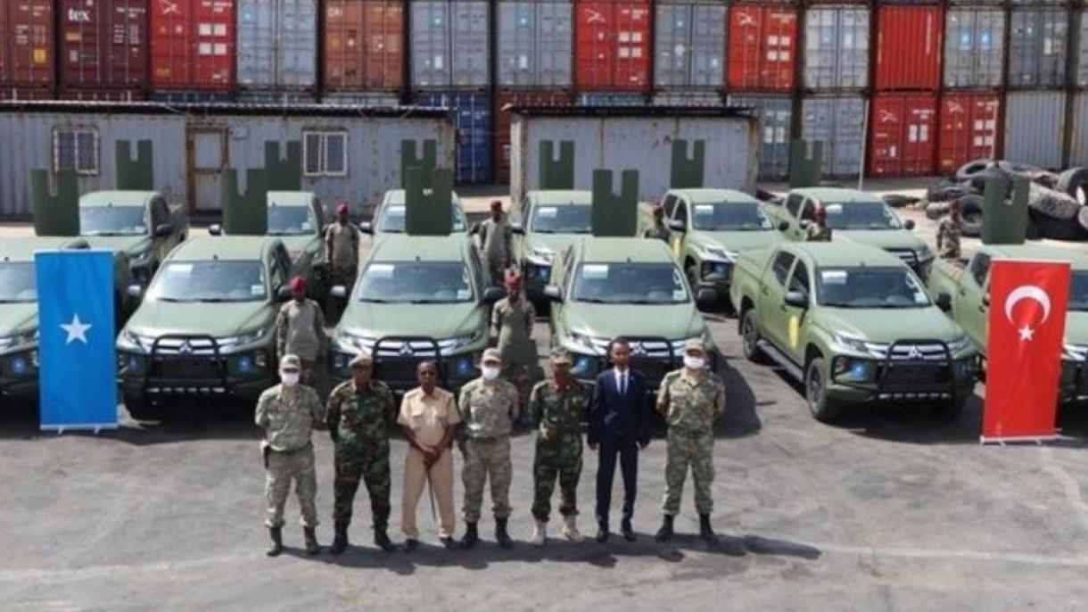 Türkiyə terrorla mübarizəsinə yardım üçün Somaliyə 12 zirehli texnika göndərib