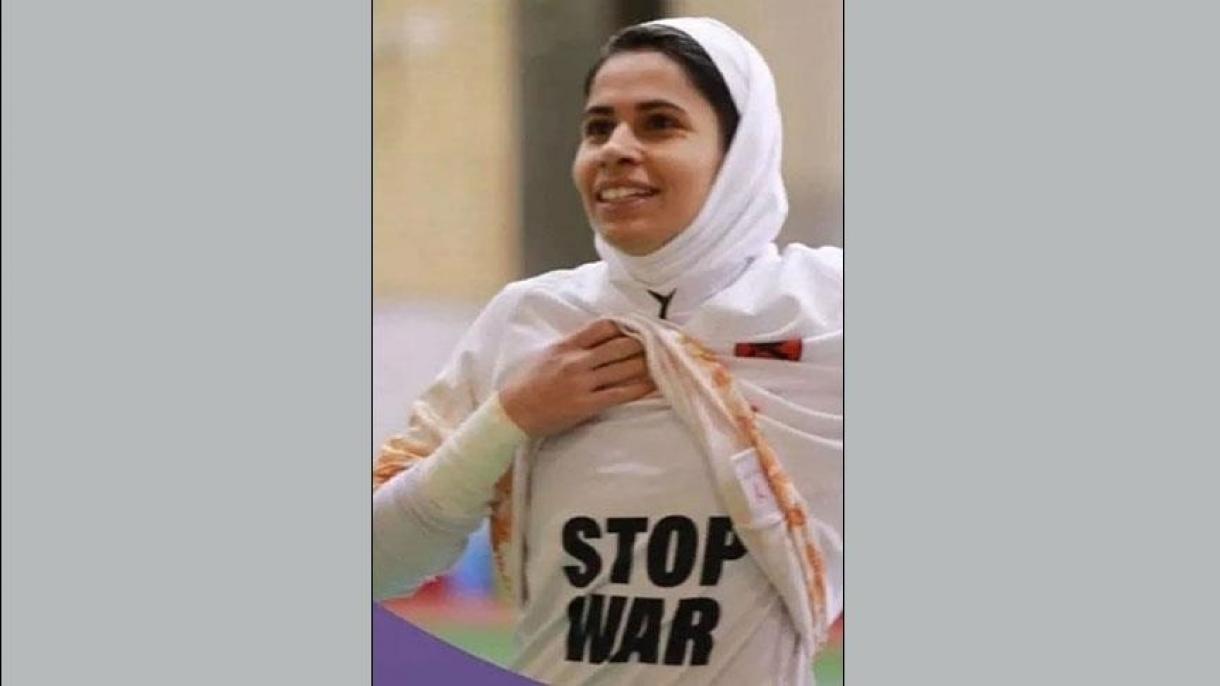 واکنش‌ها به نمایش پیام فوتبالیست زن ایرانی  برای توقف جنگ