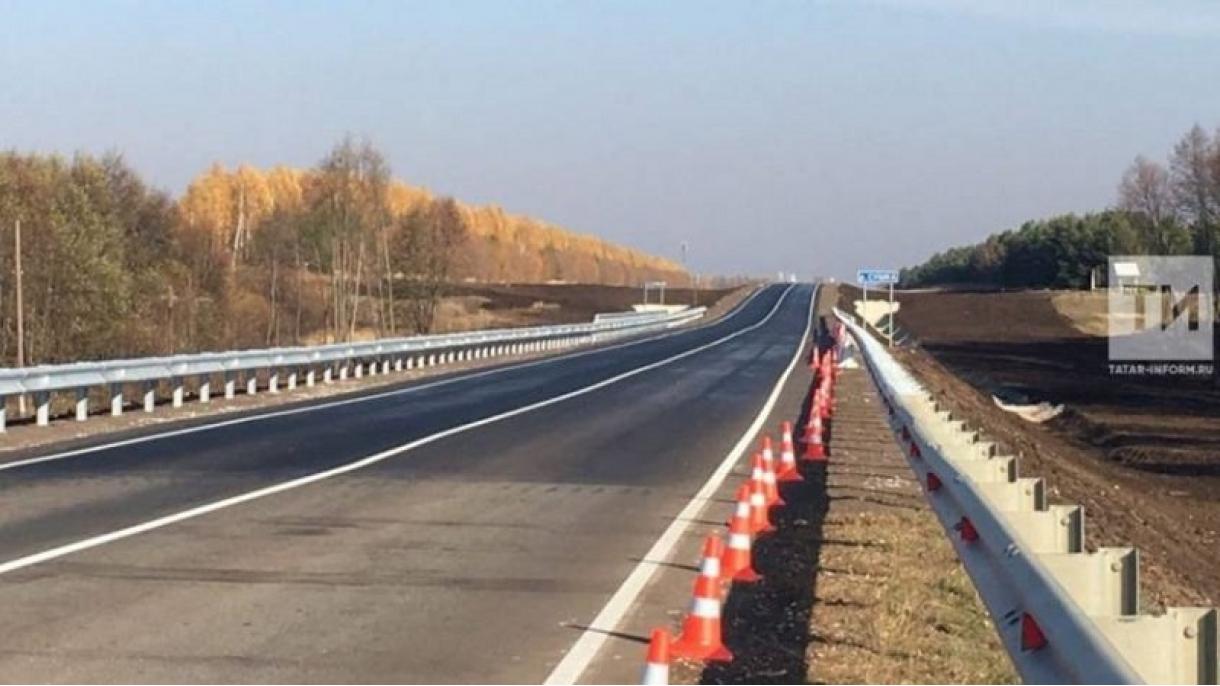 Кaзaндa юл эшләрeнә 14,3 миллиaрд сум бүлeндe