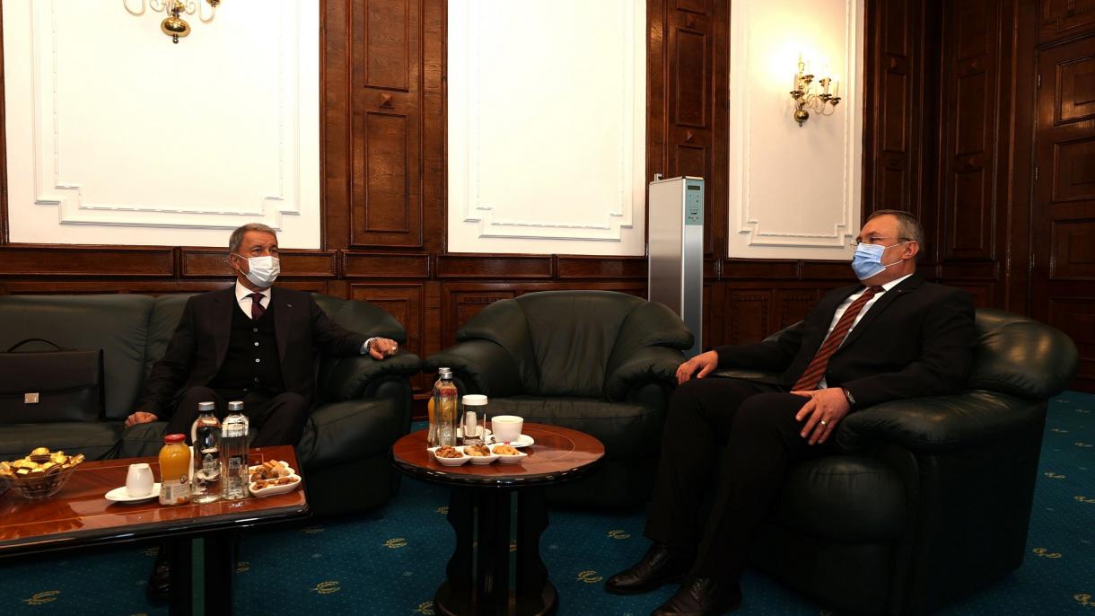 Millî Savunma Bakanı Hulusi Akar Romanya Savunma Bakanı Nicolae Ionel Ciuca1.jpg