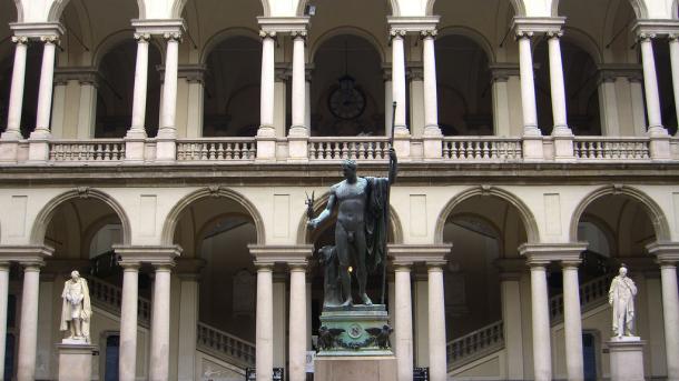 Perugino és Raffaello azonos témájú festményeit helyezik egymás mellé Milánóban