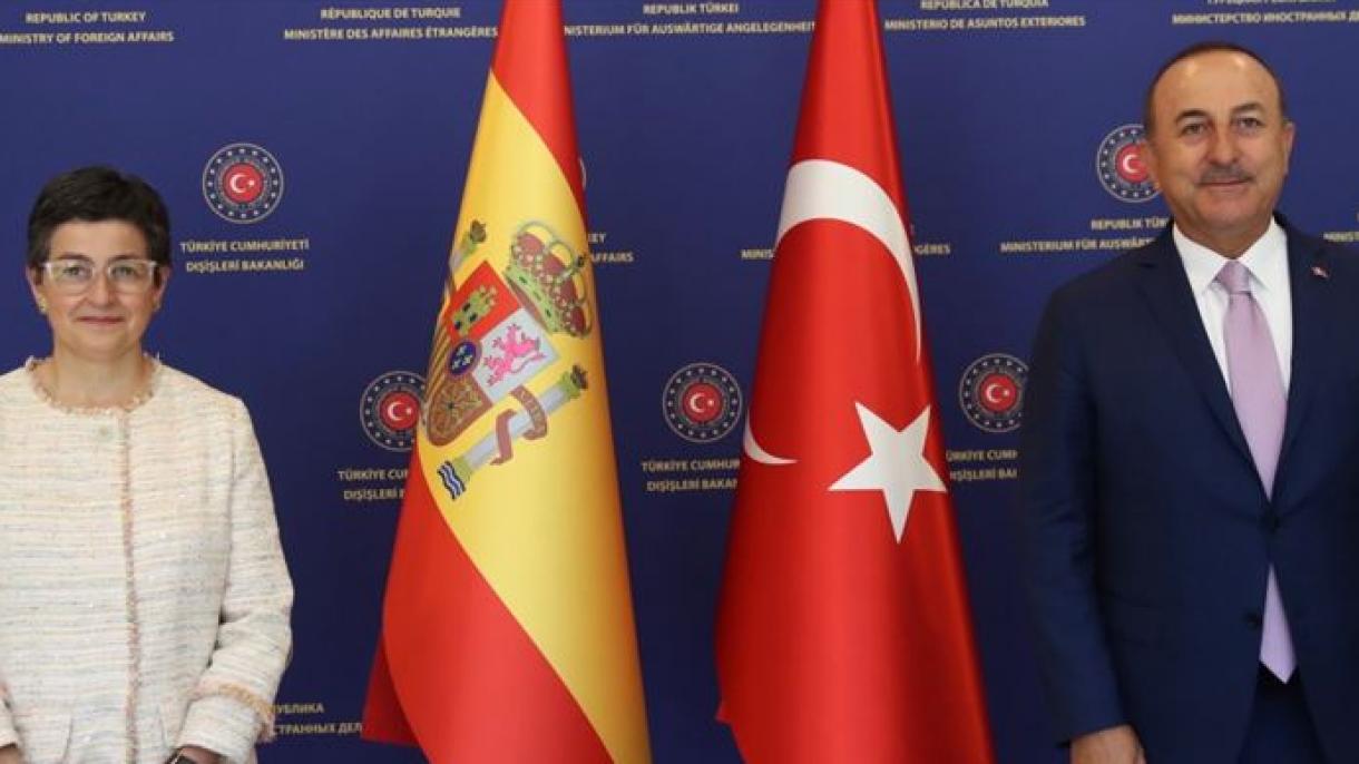گفتگوی تیلفونی وزیر امور خارجه تورکیه با همتای اسپانیایی اش
