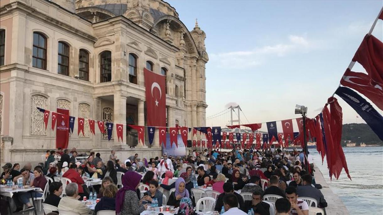 شکوه و برکت ماه مبارک رمضان در استانبول