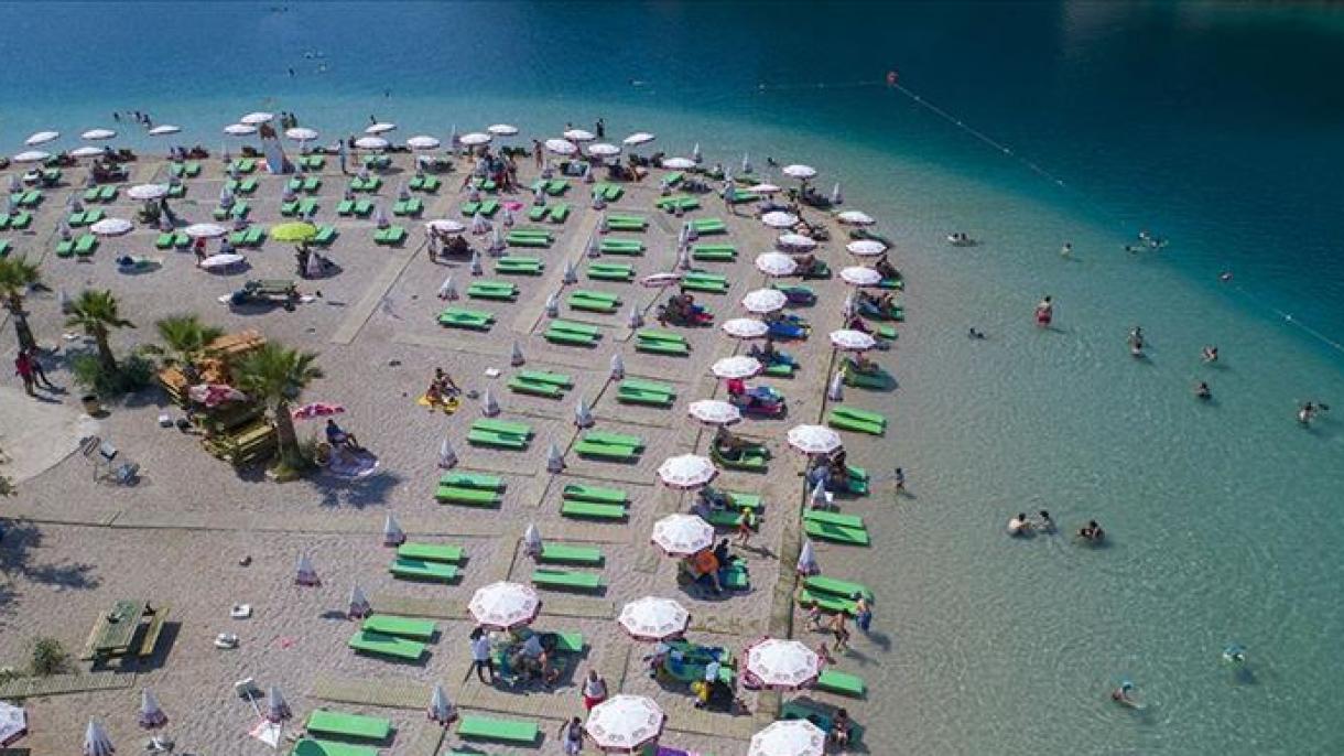 Γερμανός πολιτικός εγκωμίασε τον τουρκικό τουρισμό