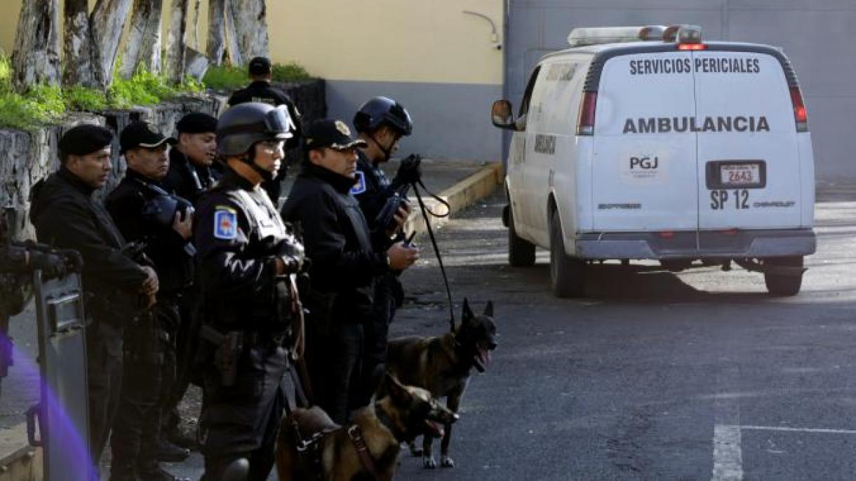 Messico,  scontro tra bande rivali di detenuti, 16 morti