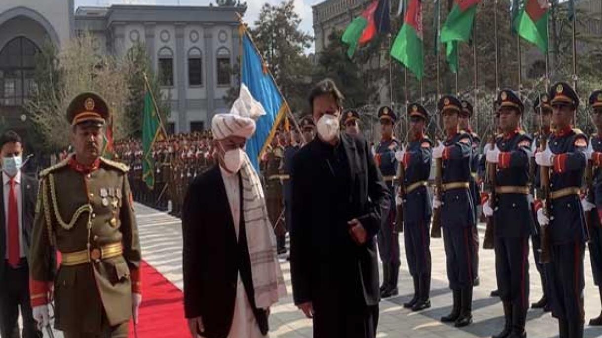 وزیراعظم عمران خان کا افغان صدارتی محل آمد پر شاندار استقبال