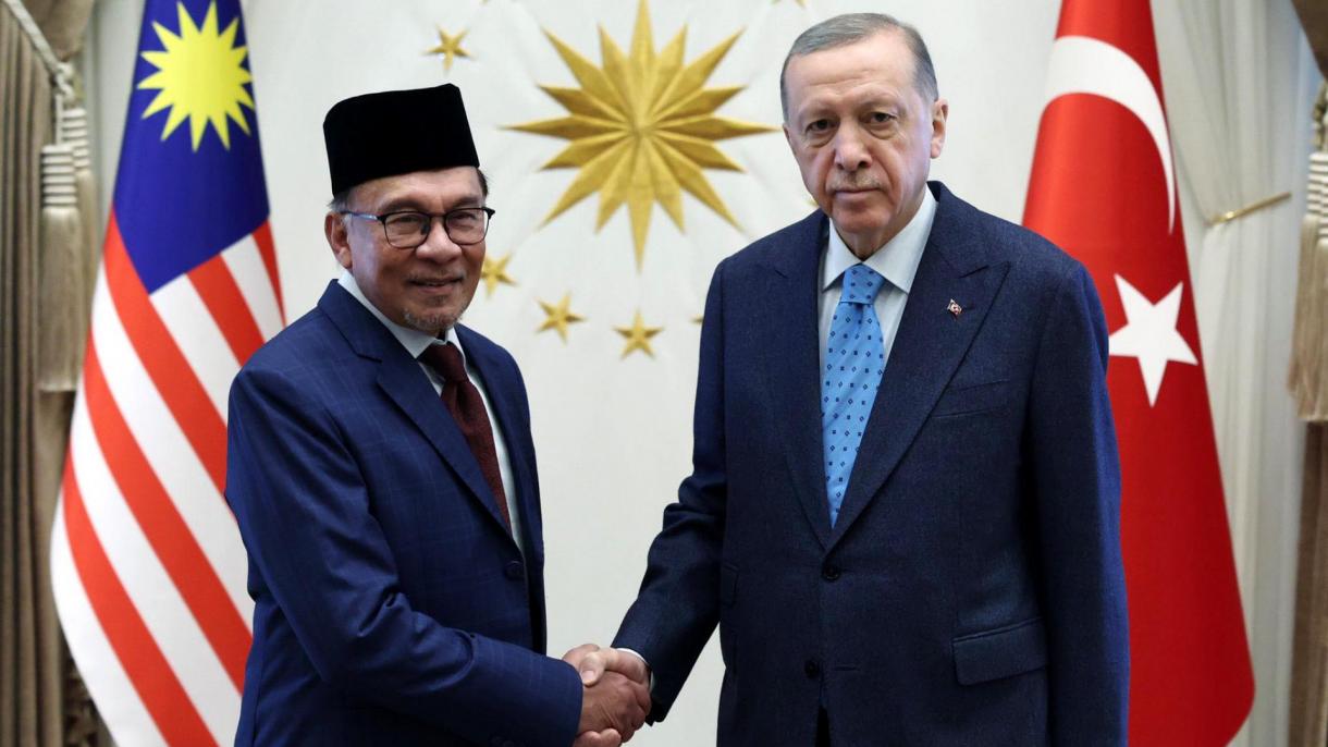 تورکیه جمهورباشلیغی ایردوغان مالزیا باش وزیری ابراهیم نی قبول قیلیب اوچره شدی