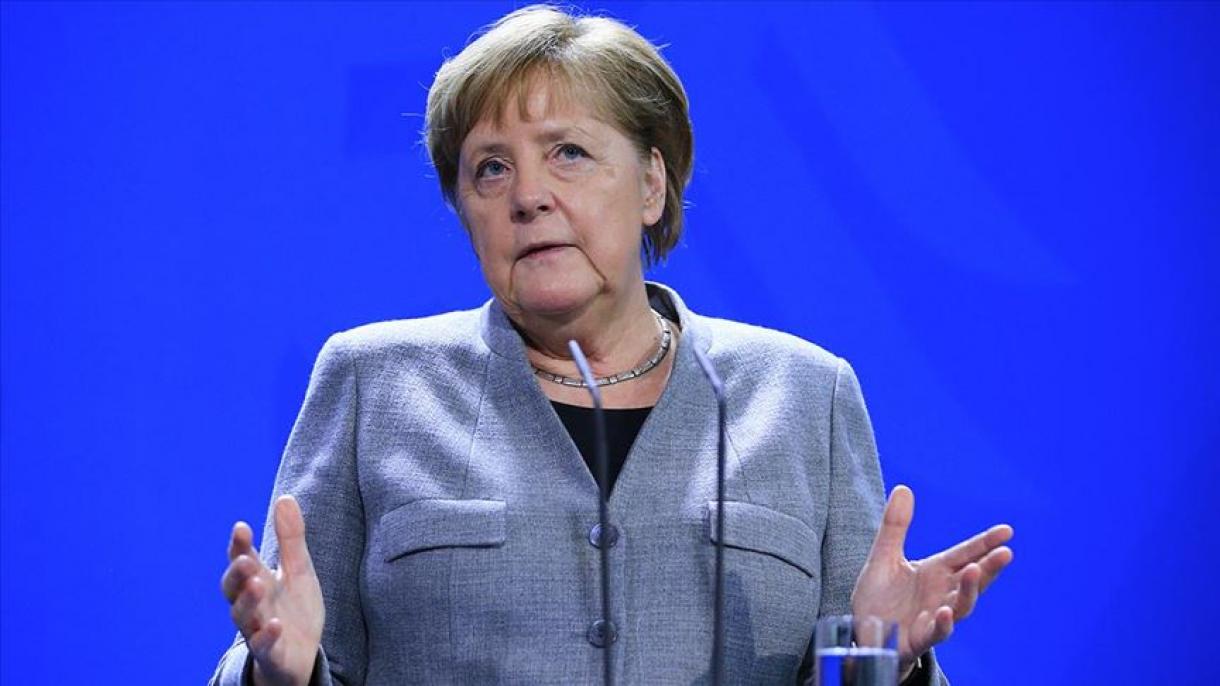 Merkel: “Stiamo affrontando difficolta’ economiche senza precedenti”