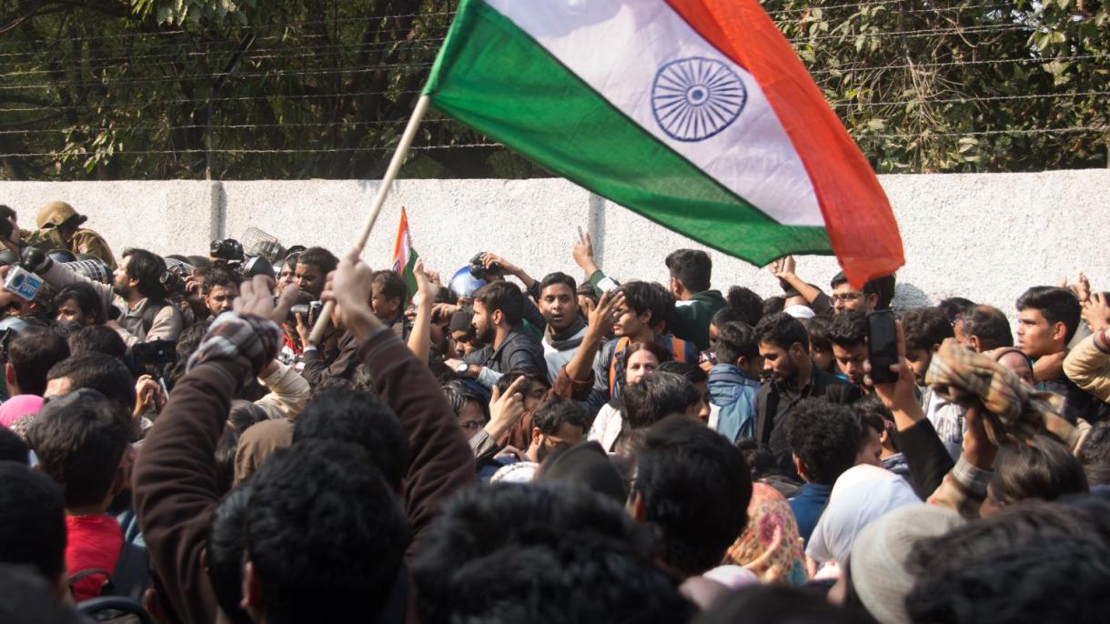 20 muertos en las protestas que siguen en la India