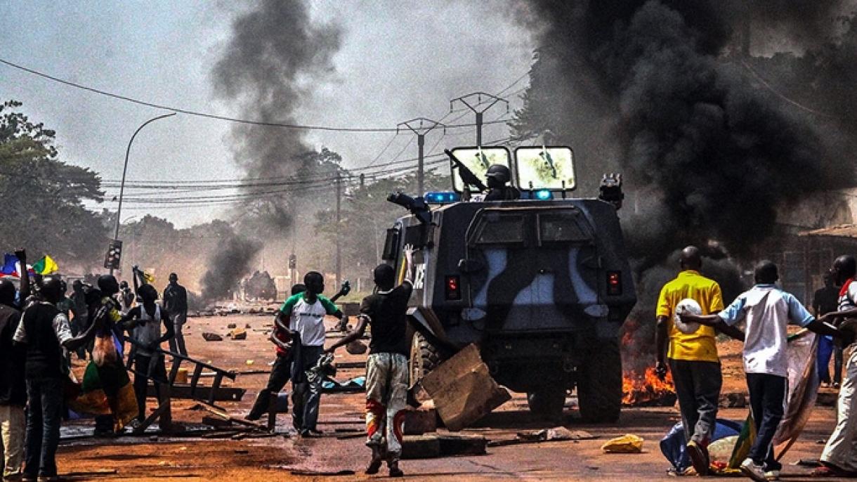 جمهوری آفریقای مرکزی در آستانه برگزاری انتخابات ریاست جمهوری به میدان جنگ تبدیل شد