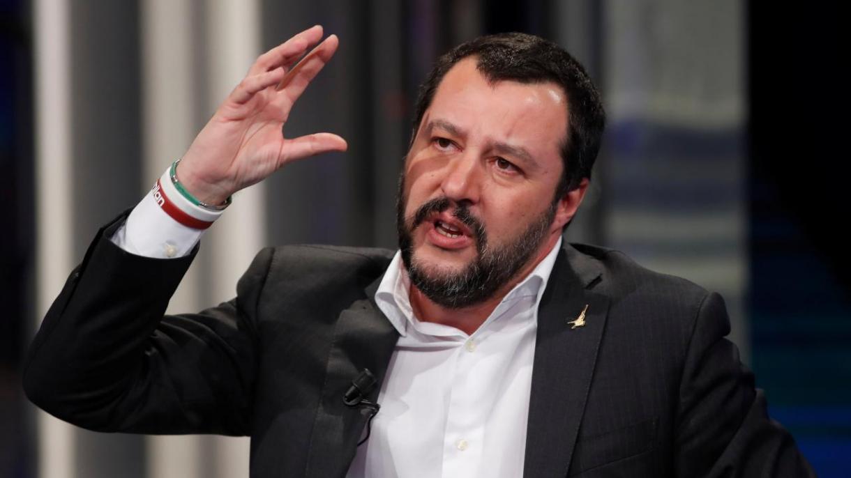 Governo italiano aprova por unanimidade decreto anti-imigração de Salvini