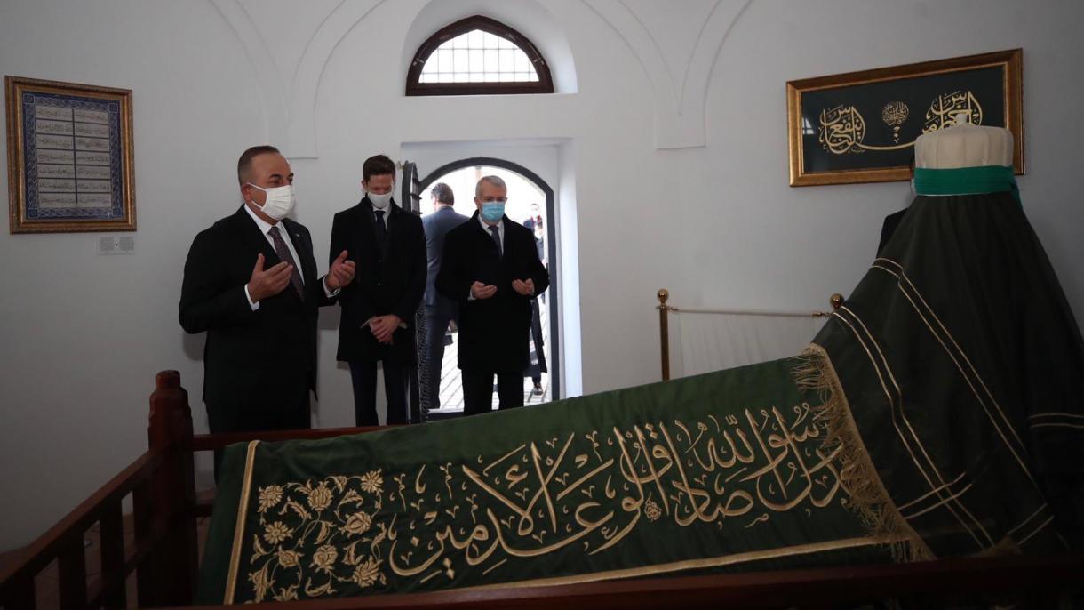 Çavuşoğlu Gülbaba Budapeşte 1.jpg