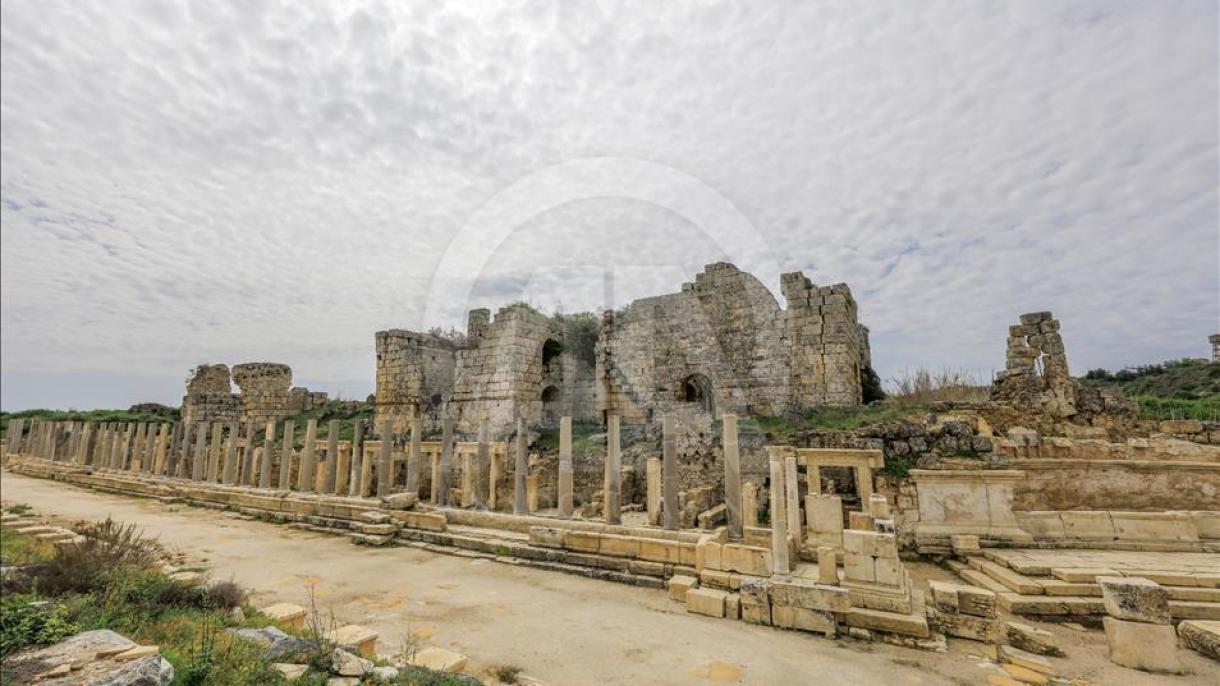 Antalyanın aspendos ve perga şehri 13.jpg
