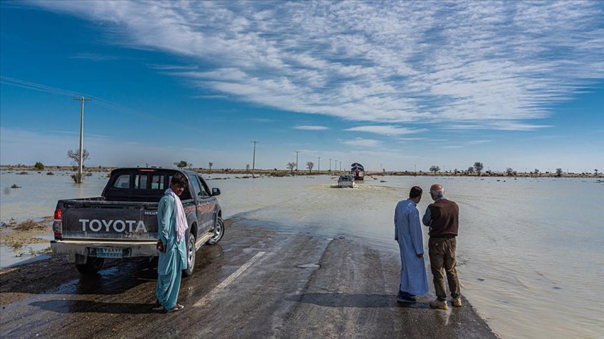 伊朗东南部暴雨引发洪灾