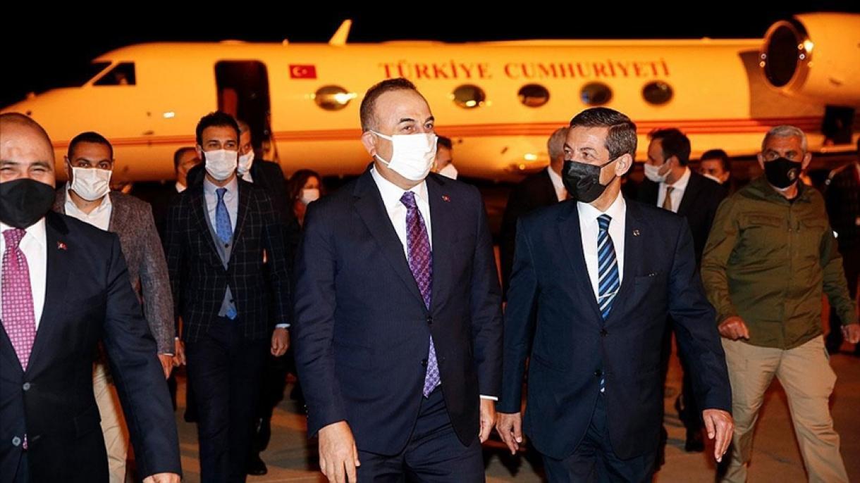 O Ministro Çavuşoğlu está no Norte de Chipre, na véspera da Conferência Não Oficial em Genebra