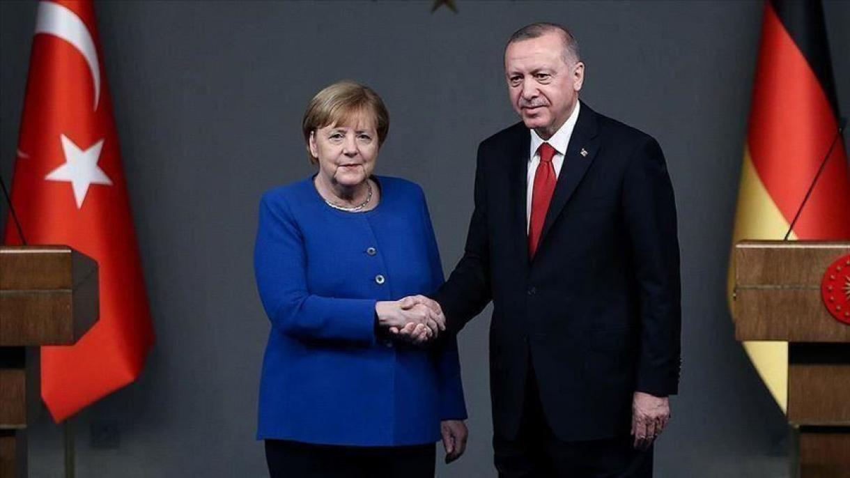 Rәcәb Tayyib Әrdoğan vә Angela Merkel Şәrqi Aralıq dәnizindәki vәziyyәti müzakirә ediblәr