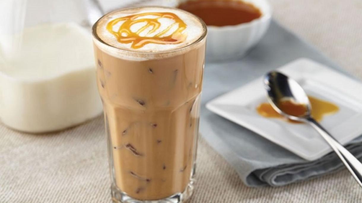 La adicción al café se reduce a 12 años: Papá, ¡quiero un moca de chocolate blanco!