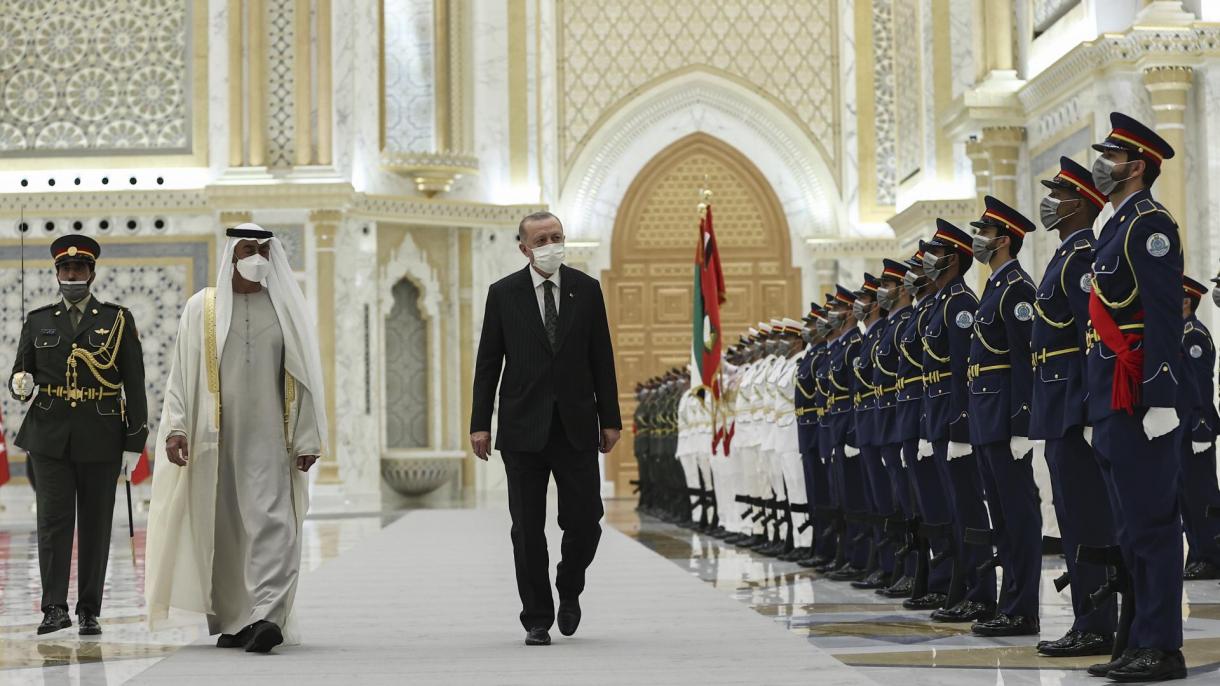 埃尔多安总统在阿联酋受到热情迎接