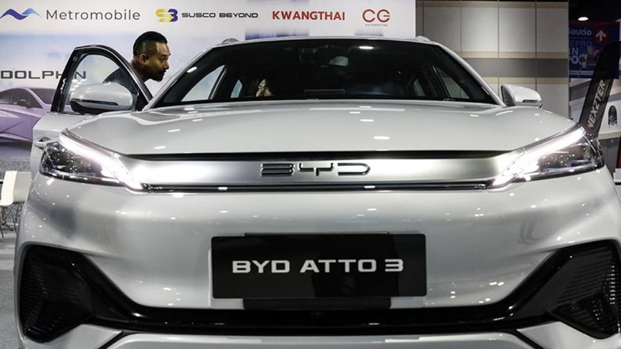 Producătorul chinez de vehicule electrice BYD și-a întrecut rivalul american Tesla