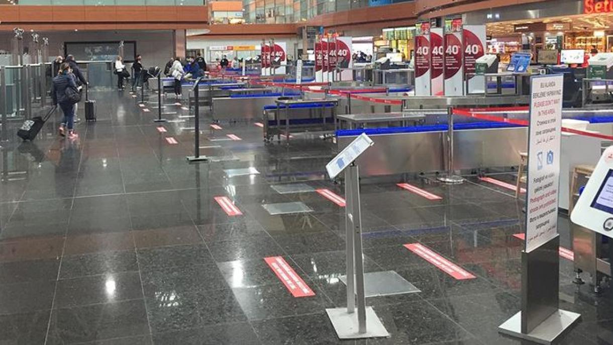استنبول انٹرنیشنل صبیحہ گیوکچن ایئرپورٹ ٹرمینل پرکوروناوائرس سے بچنے کے لیےسرخ لکیر پرعمل درآمد شروع