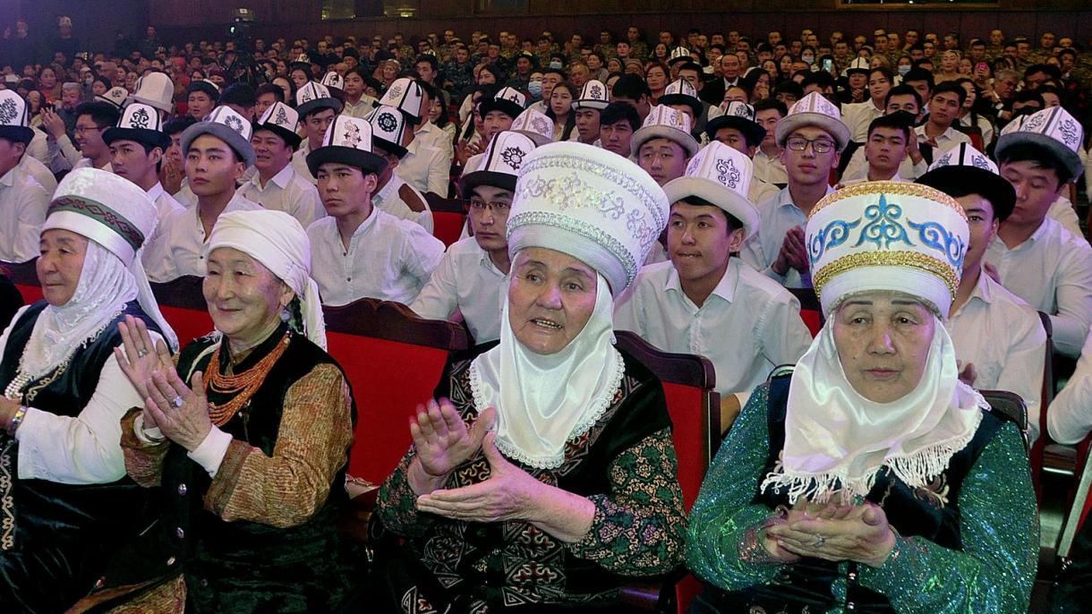 kirgizistan manas destani gunu1.jpg