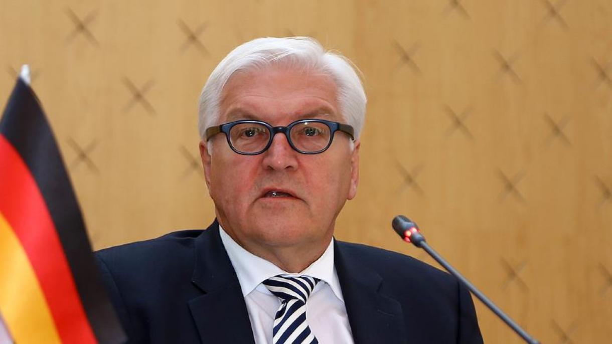 Steinmeier: ''Esperamos que la señora May  termine este proceso de desconfianza lo antes posible''