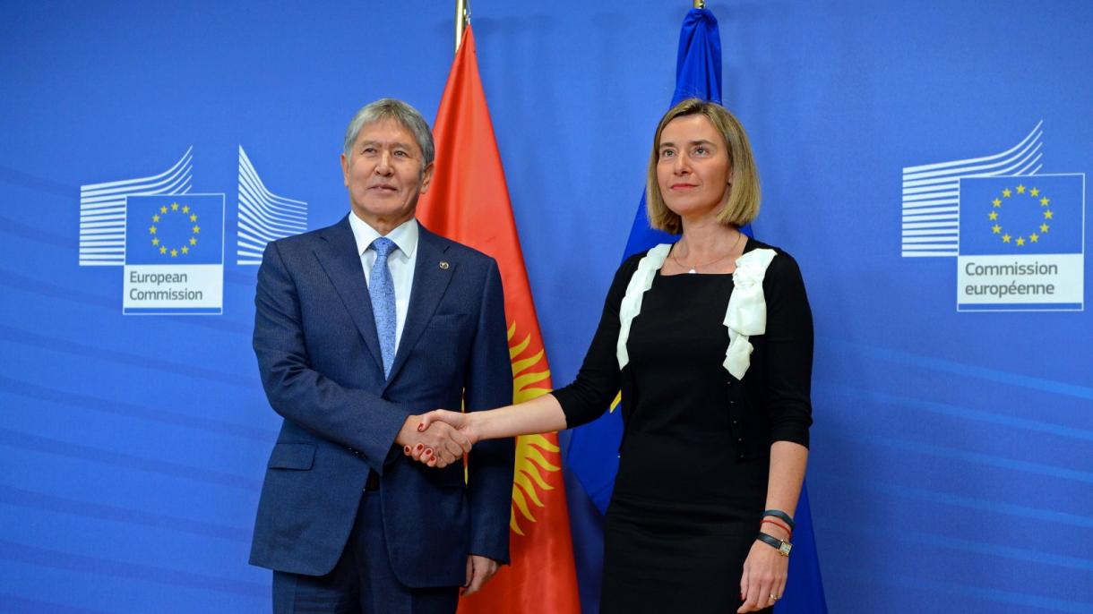 Almazbek Atambayev Belgiyada Federika Mogerini bilan uchrashdi