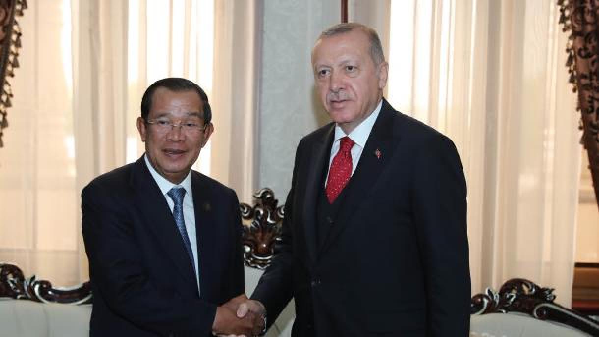 Presidente turco realiza conversações bilaterais na cúpula da CICA