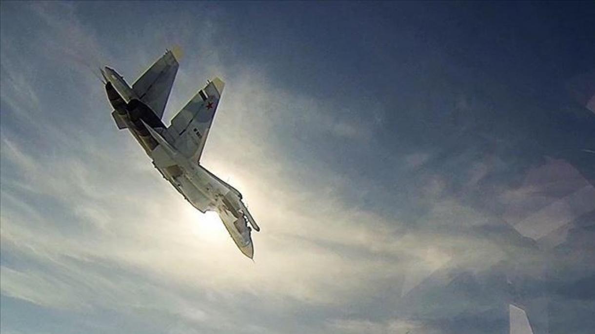 俄罗斯苏战机在地中海国际领空拦截美国巡逻机