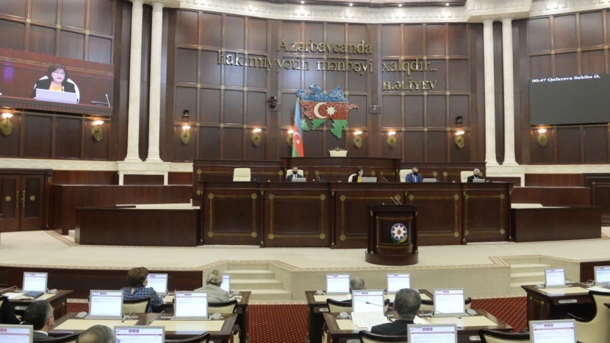 Azərbaycan Milli Məclisi “Müstəqillik Günü haqqında” yeni qanunu qəbul edib