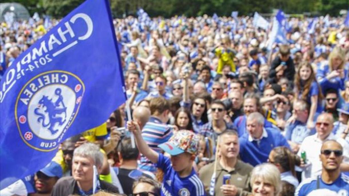 Chelsea sospende a vita un tifoso per insulti razzisti