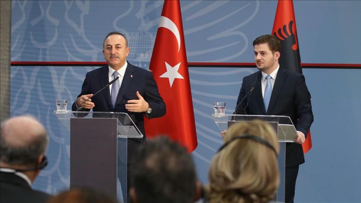 Çavusoglu: Nuk duam që Shqipëria të jetë “port i sigurt” për pjesëtarët e FETO-s