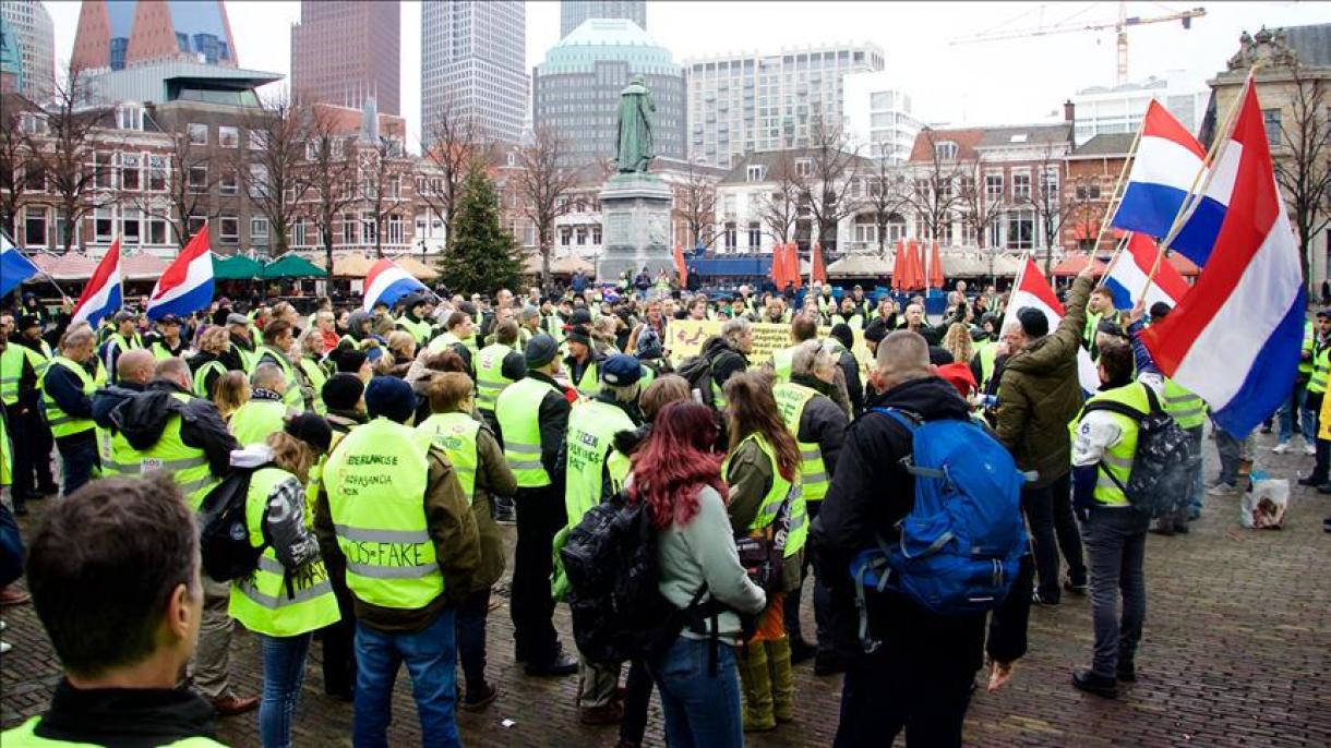 黄背心在荷兰举行示威活动