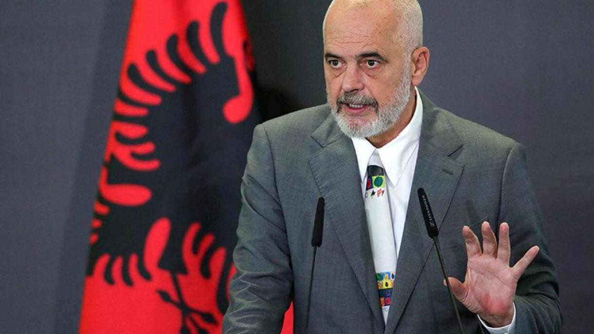 Arnavutluk Başbakanı_Edi Rama.jpg