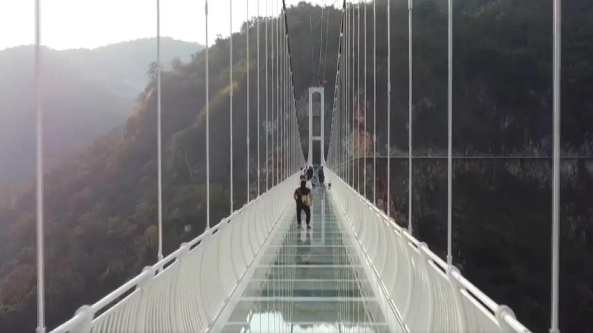 ყველაზე გრძელი შუშის ხიდი გაიხსნა
