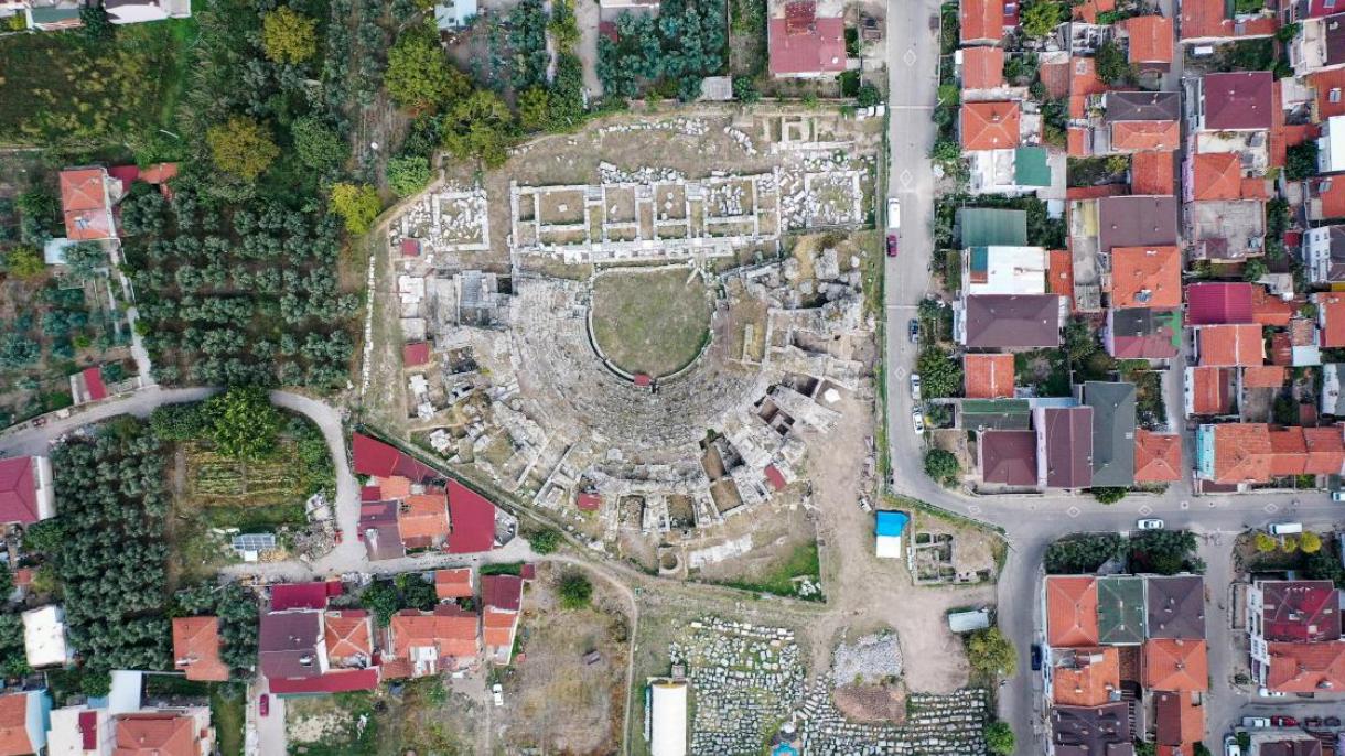 iznik İznik antik kenti Tiyatrosu.jpg