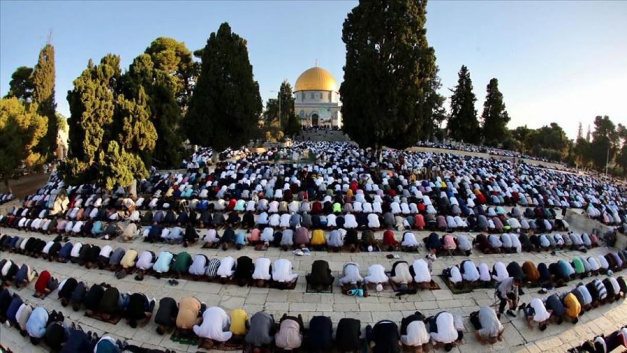Desetine hiljada muslimana klanjalo bajram-namaz u džamiji al-Aksa