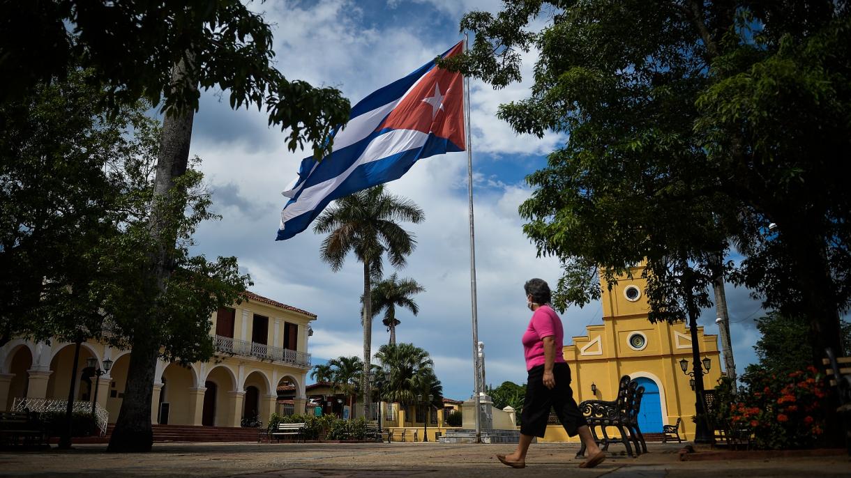 Cuba: transportes públicos parados e praias fechadas, devido ao aumento de casos de Covid-19