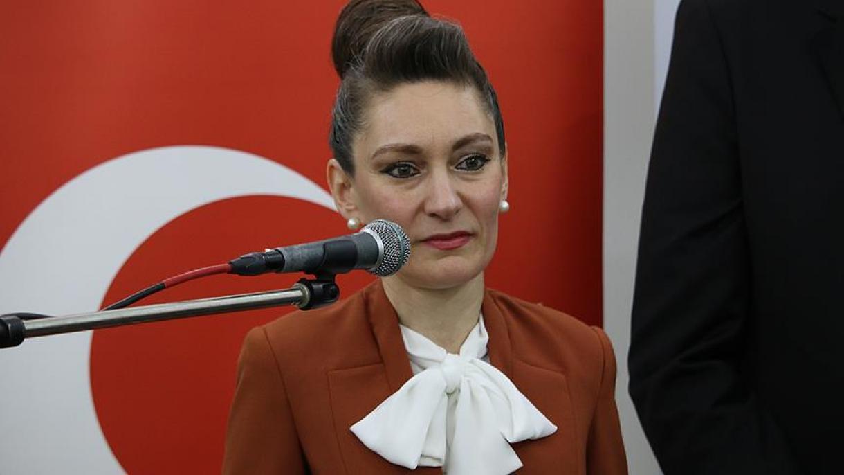 Kosovë - Ambasadorja e Turqisë plagoset në një aksident automobilistik